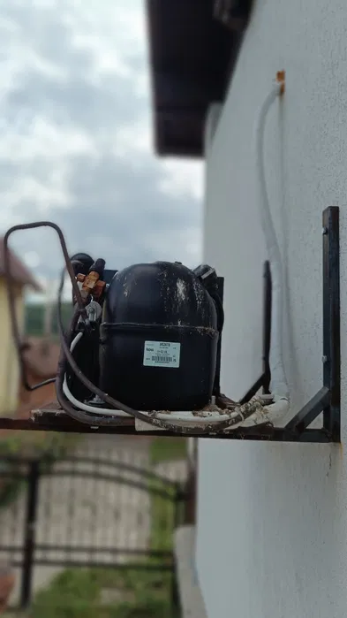 Camera frigorifica profesionala 1,5 x 2 x 2 m, 2 ventilatoare, montata si neutilizata