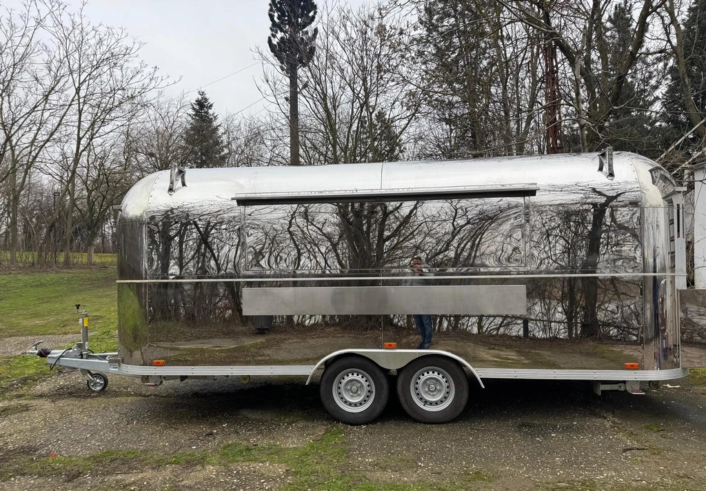 Food Truck Airstream profesional 5,5 m – complet utilat HoReCa, inox, RAR – 2024 - Imagine 2