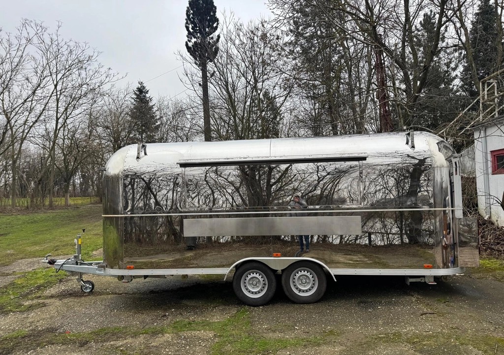 Rulotă fast-food Airstream 2024 – Food Truck complet utilat cu echipamente profesionale HoReCa - Imagine 4