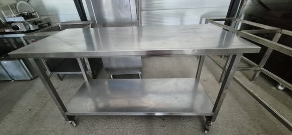 Masa inox profesionala HoReCa 170x70x100 cm – cu polita si roti, 2 bucati disponibile - Imagine 3