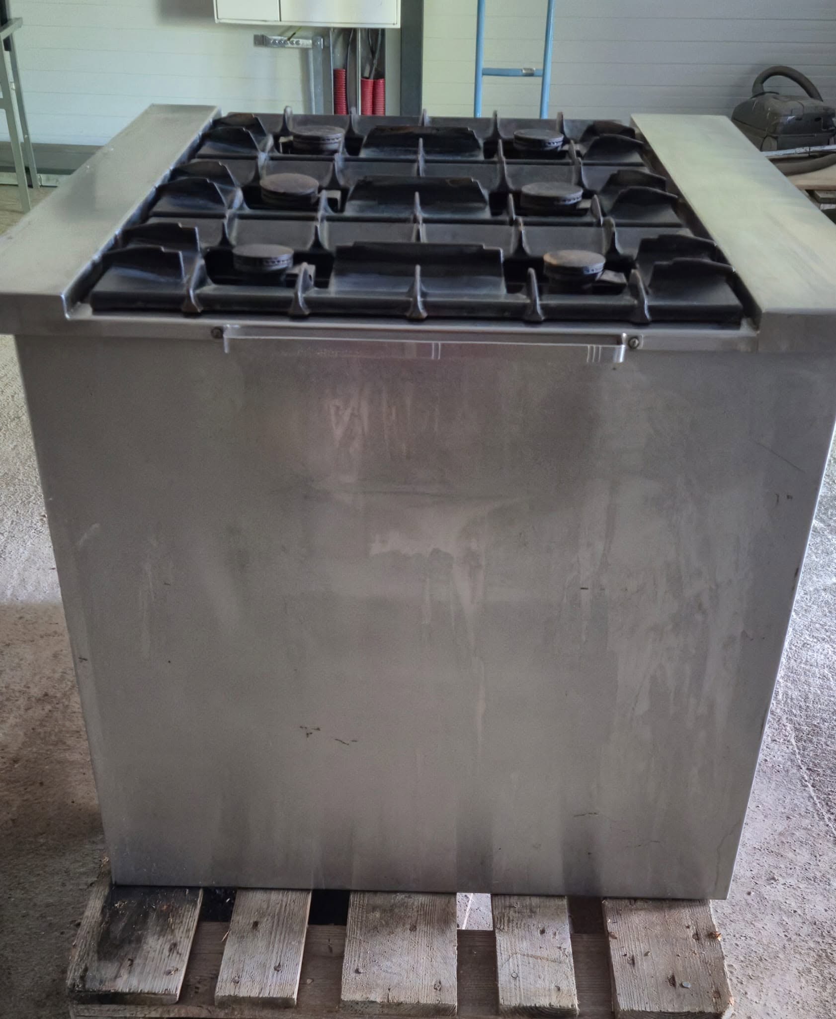 Masina de gatit profesionala pe gaz cu 6 arzatoare – 16 kW, aragaz HoReCa 100x90 cm