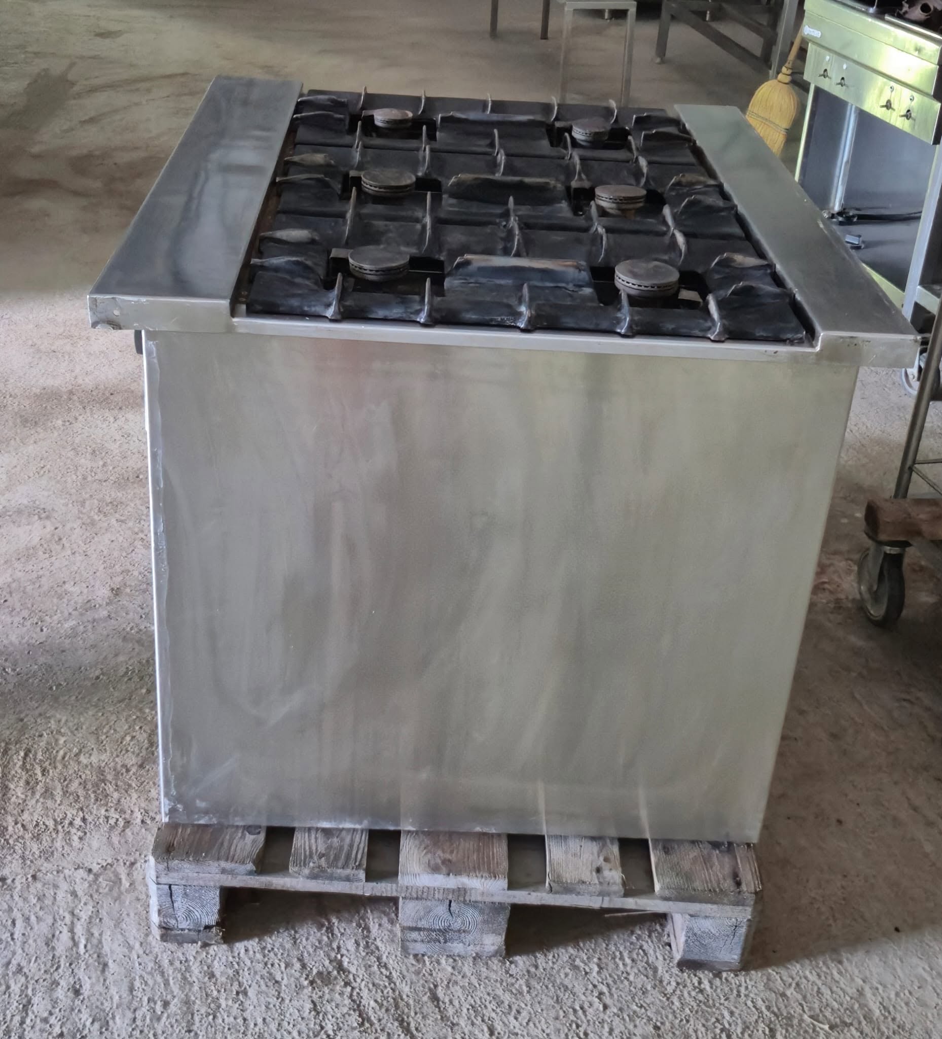 Masina de gatit profesionala pe gaz cu 6 arzatoare – 16 kW, aragaz HoReCa 100x90 cm - Imagine 3
