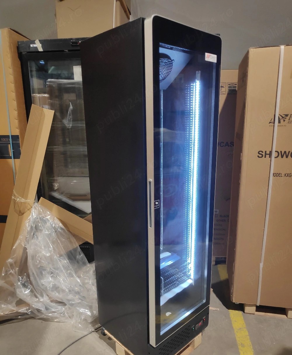 Vitrina frigorifica profesionala 300L noua – LED, 5 rafturi, display digital, Oradea