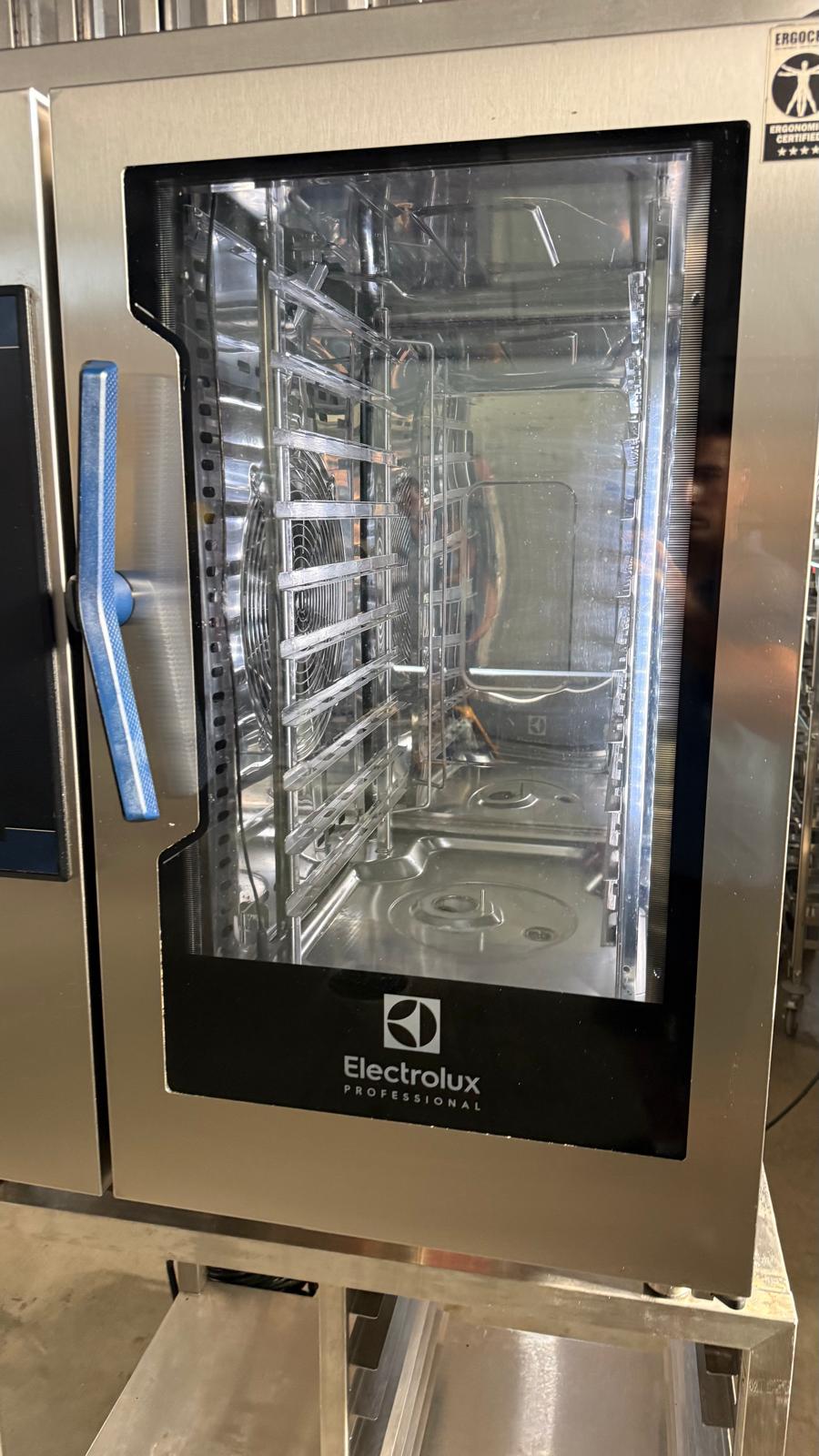 Cuptor Combi Electrolux Professional SkyLine Pro 10 GN 2/1 + Hotă - Imagine 6