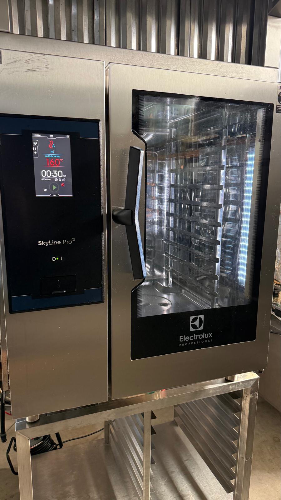 Cuptor Combi Electrolux Professional SkyLine Pro 10 GN 2/1 + Hotă - Imagine 7