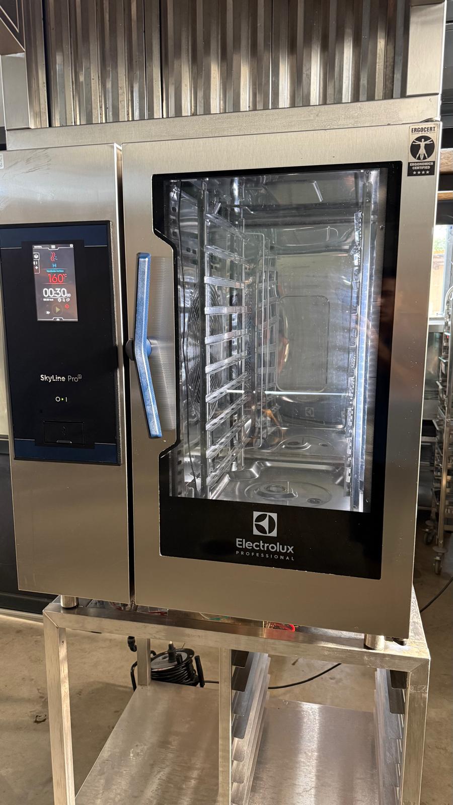 Cuptor Combi Electrolux Professional SkyLine Pro 10 GN 2/1 + Hotă - Imagine 8