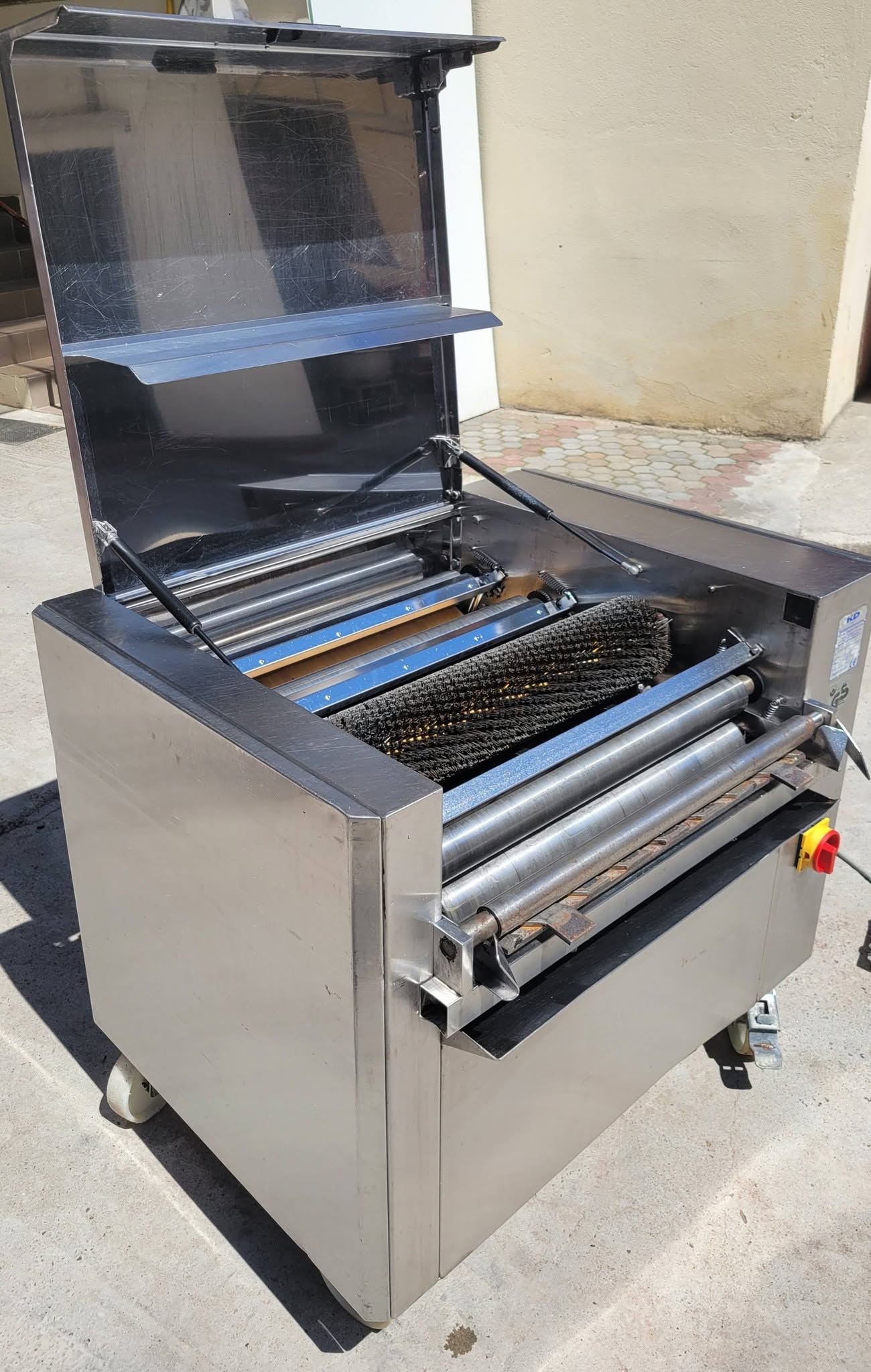 Masina industriala curatat tavi KD-Putz 200-500 tavi/ora - brutarie patiserie