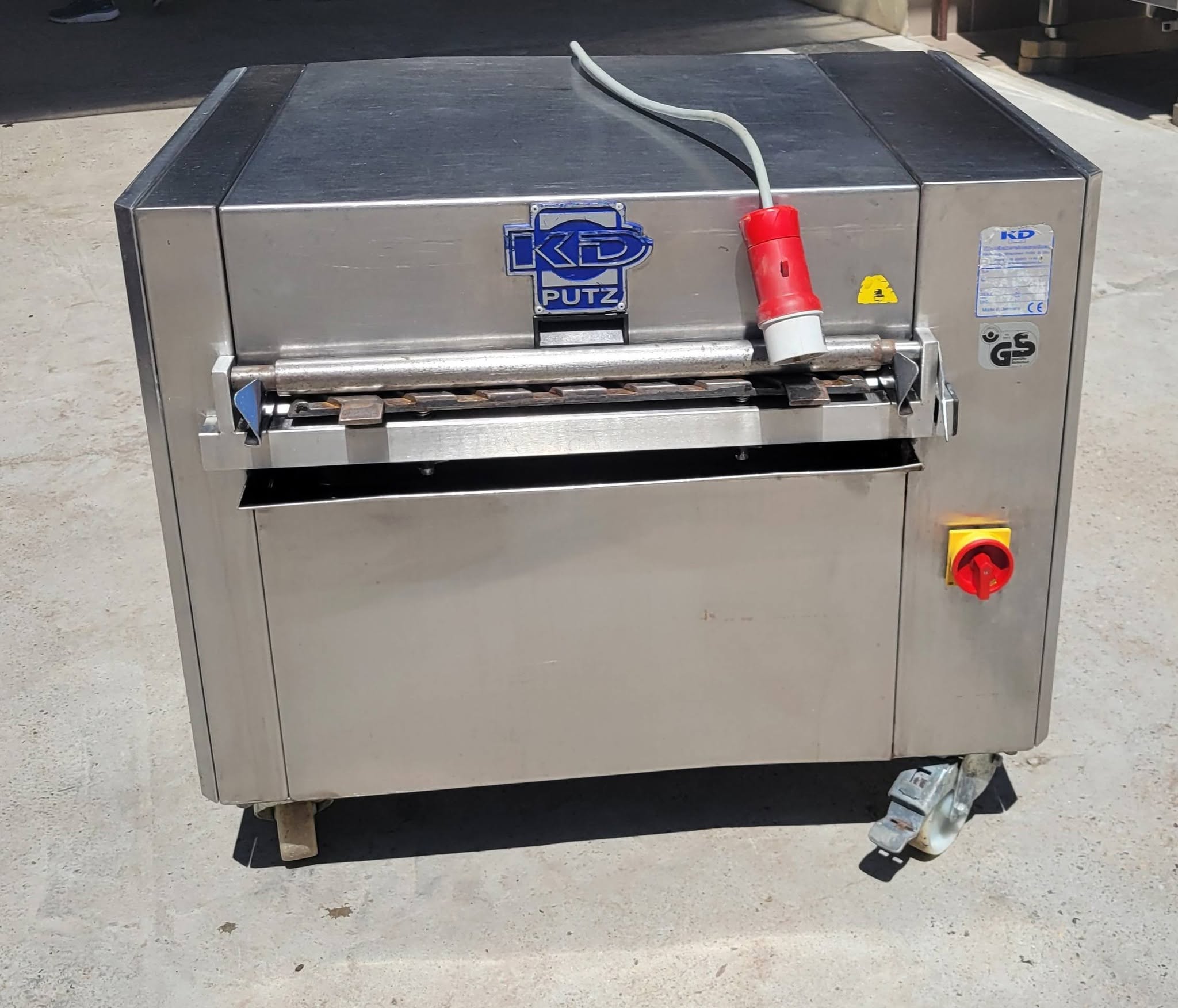 Masina industriala curatat tavi KD-Putz 200-500 tavi/ora - brutarie patiserie - Imagine 2