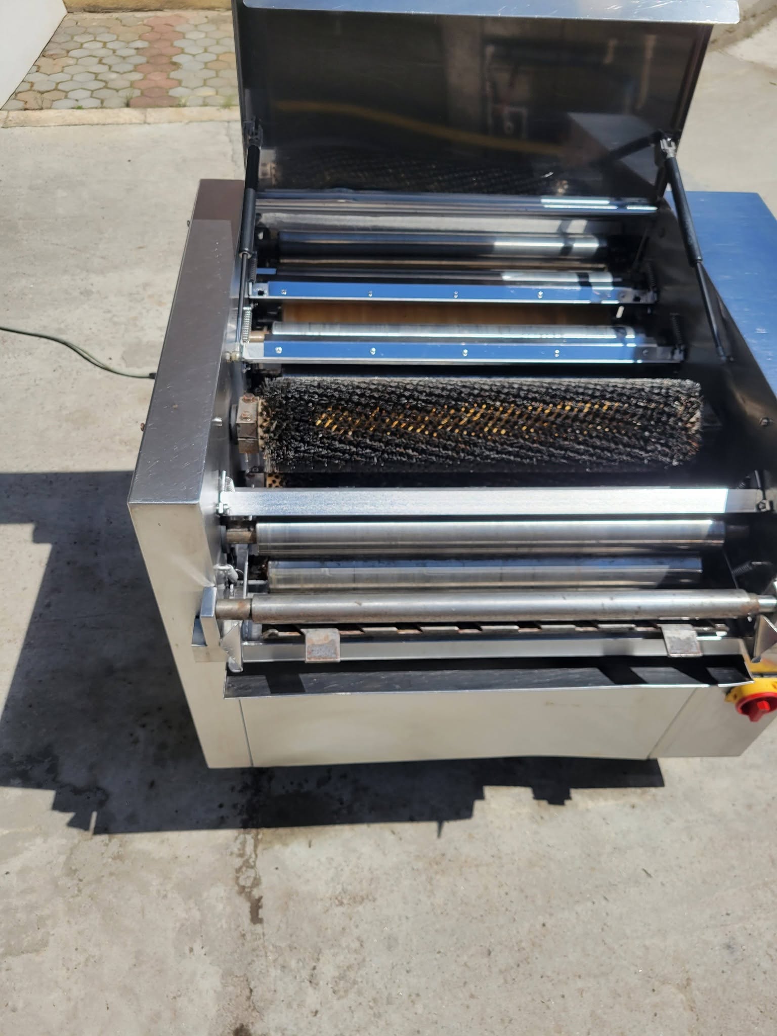 Utilaj profesional KD-Putz curatare tavi 60x80 - masina automata brutarie SH - Imagine 2