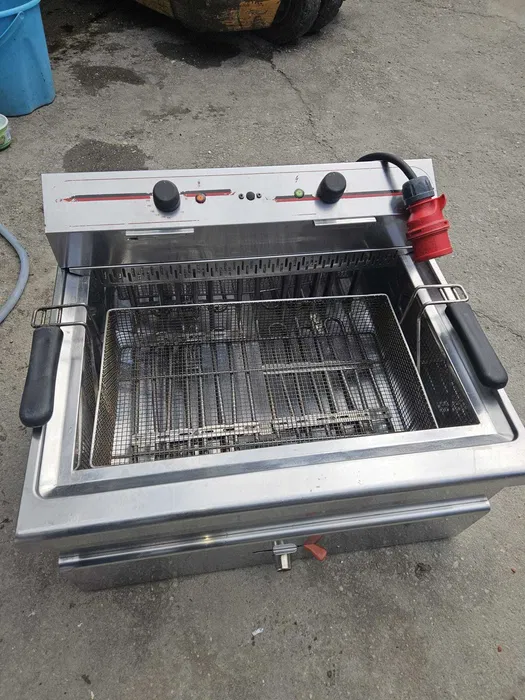 Friteuza profesionala electrica SH – cuva mare, 2 cosuri, 380V HoReCa