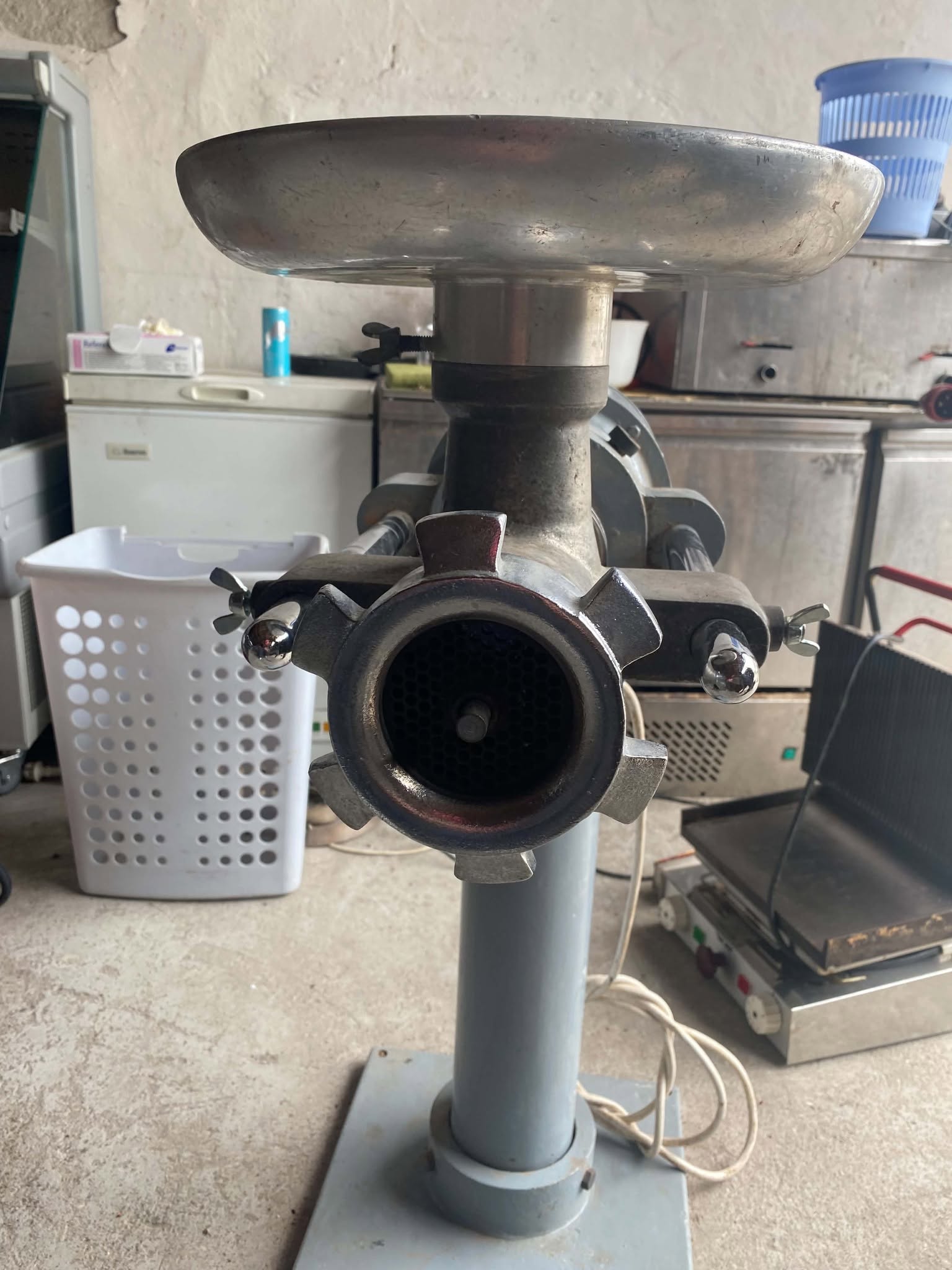 Masina de Tocat Carne Profesionala Industriala 380V pe Picior - Carmangerie HoReCa SH