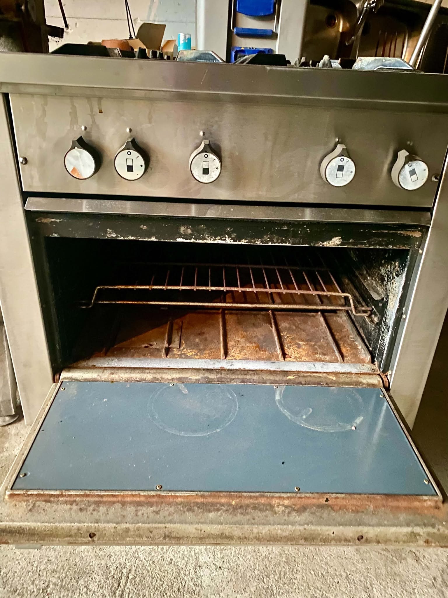 Masina de Gatit Profesionala 4 Focuri pe Gaz - Aragaz Industrial Restaurant SH