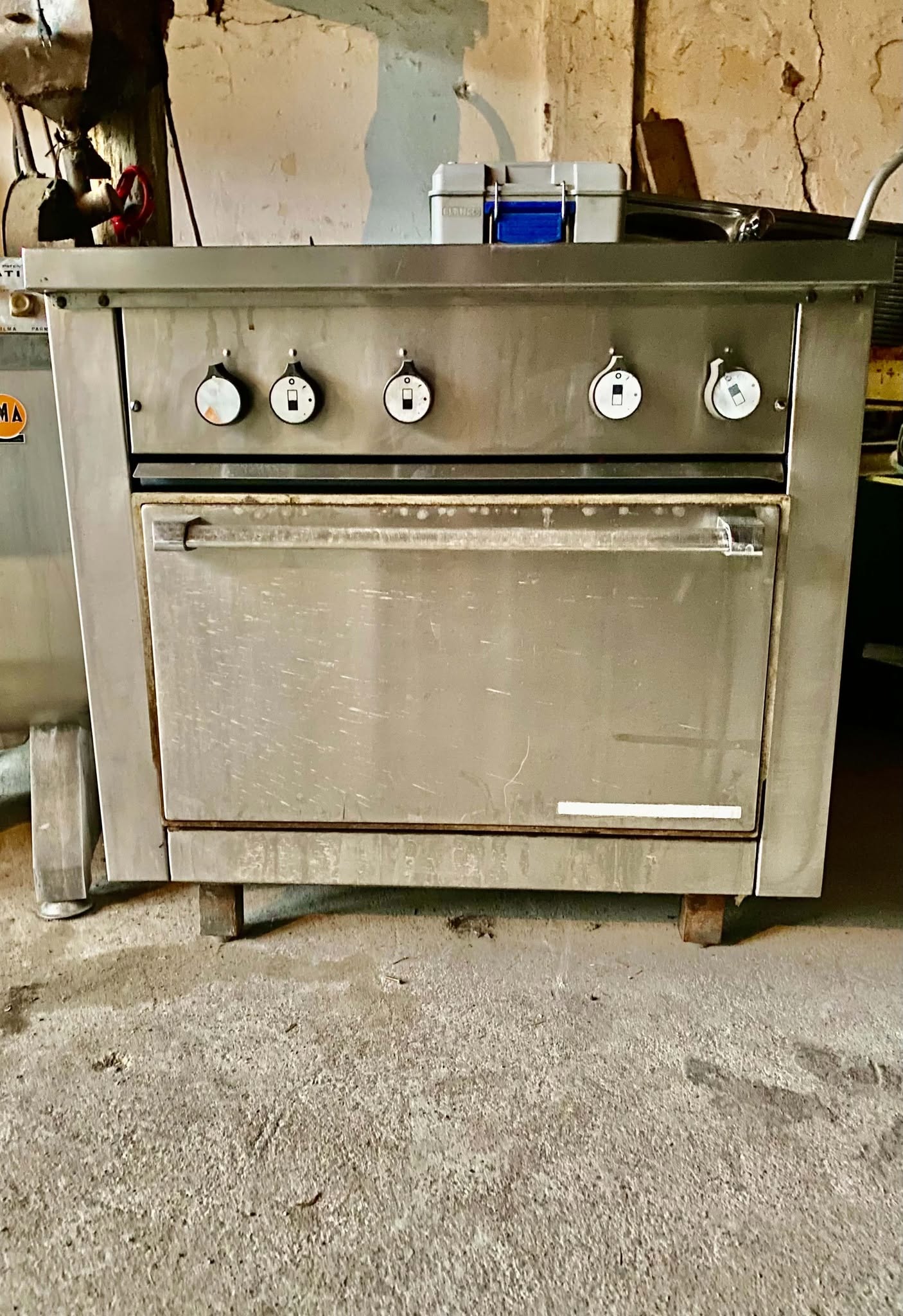 Masina de Gatit Profesionala 4 Focuri pe Gaz - Aragaz Industrial Restaurant SH - Imagine 3