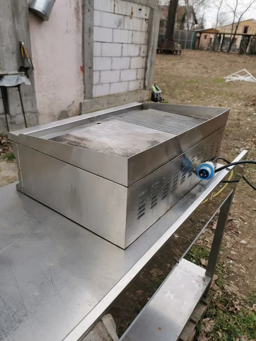 Gratar profesional electric inox cu placa neteda si striata – Fry Top HoReCa