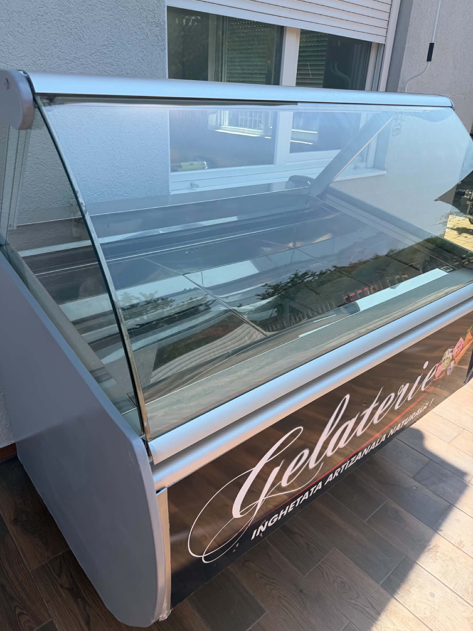 Vitrină frigorifică profesională  pentru restaurant, magazin, cofetărie și HoReCa - Imagine 4
