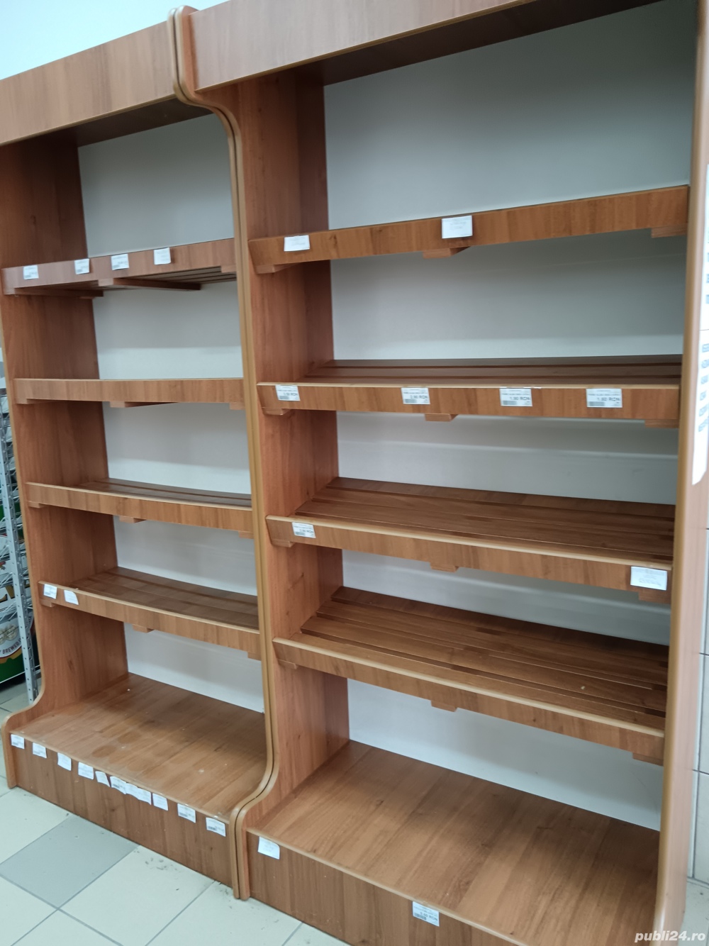 Mobilier si echipamente complete pentru magazin alimentar – rafturi, vitrine frigorifice, casa de marcat