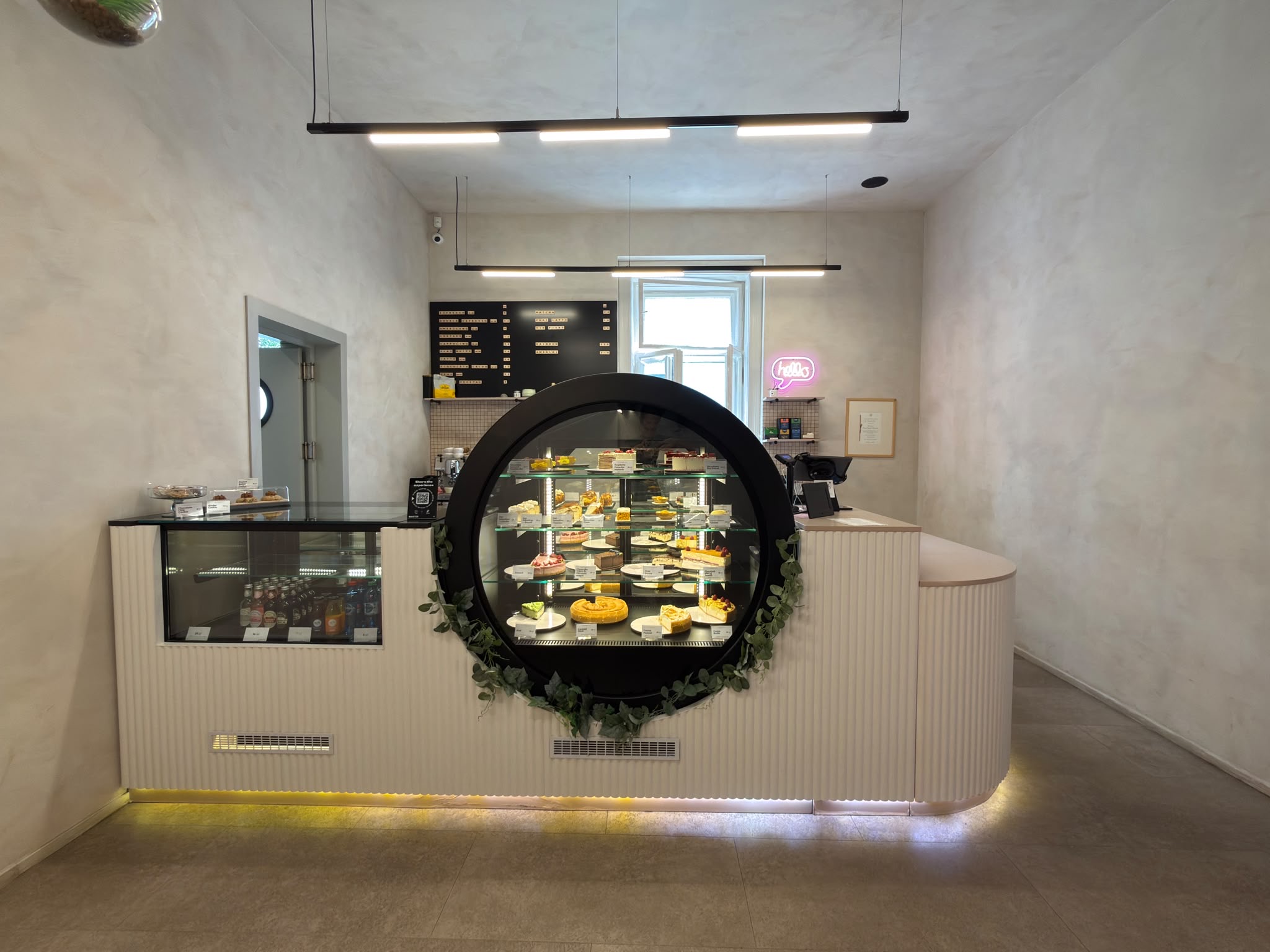 Mobilier cofetarie profesional – vitrine, mese de lucru și dulapuri pentru laborator cofetărie - Imagine 2