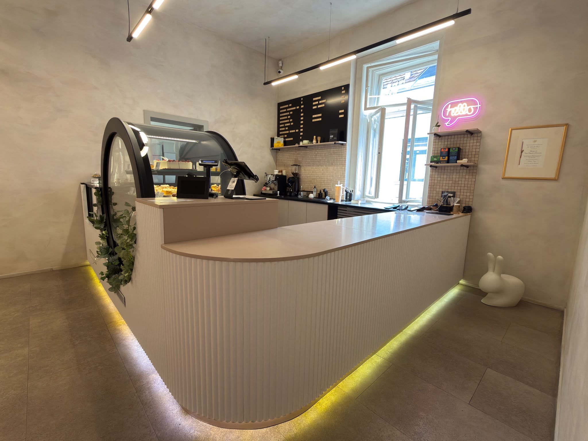 Mobilier cofetarie profesional – vitrine, mese de lucru și dulapuri pentru laborator cofetărie - Imagine 3