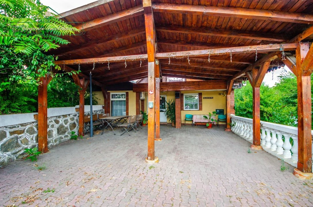 Pensiune cu Restaurant de Vanzare in Lipova Arad – Investitie HoReCa 865 mp - Imagine 5