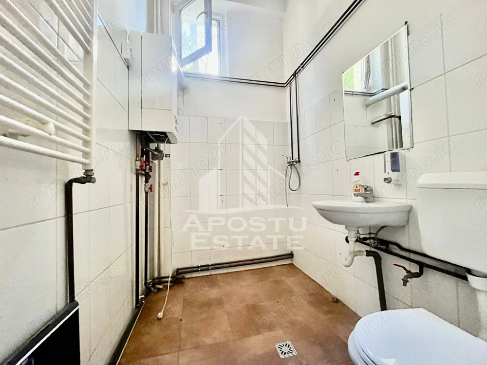 Spatiu Comercial de Inchiriat Arad – 77 mp, Zona Confectii, Vad Comercial - Imagine 2