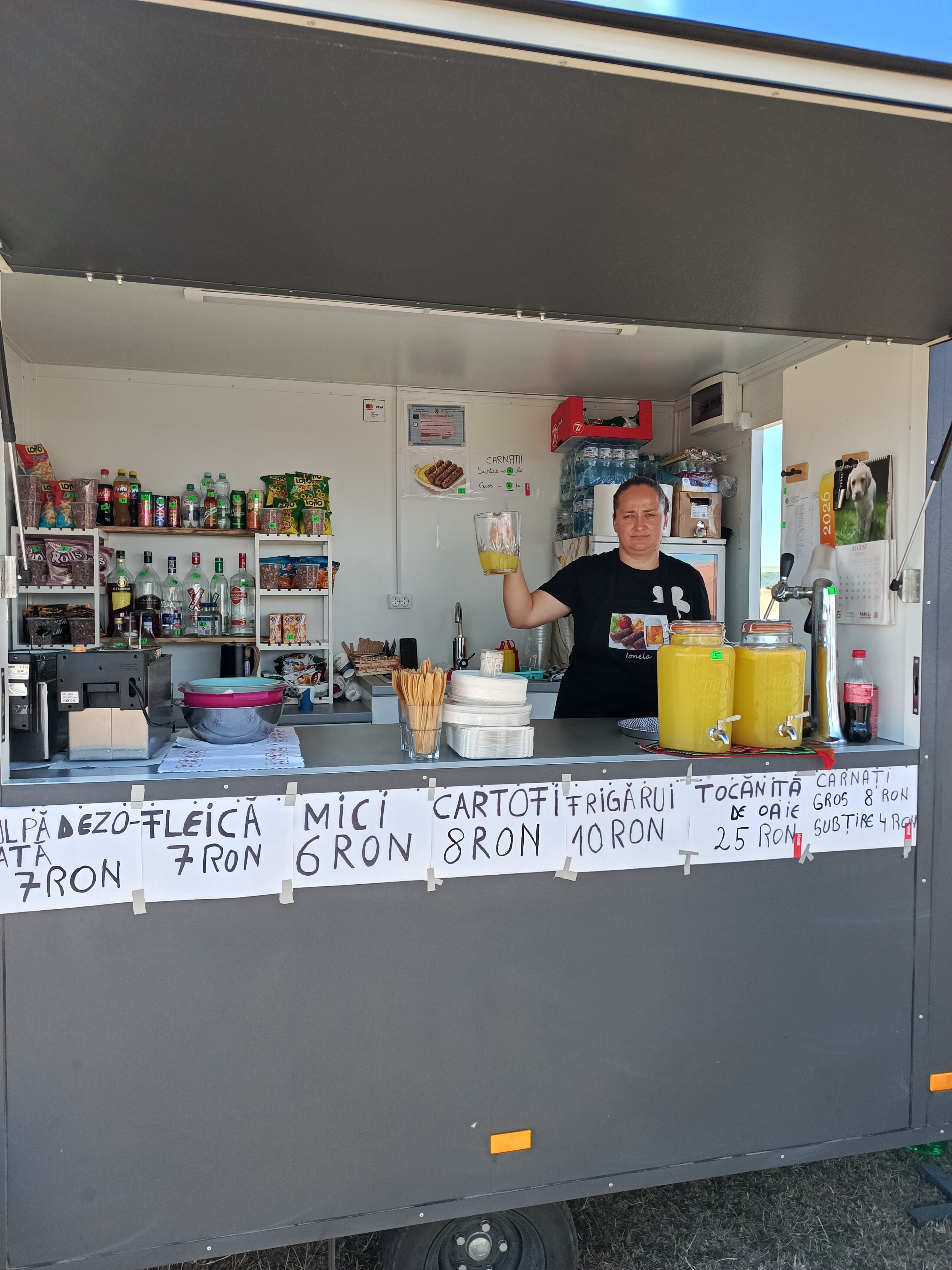 Rulota Food Truck Noua – Utilizata doar 3 luni – Complet Echipata HoReCa - Imagine 3