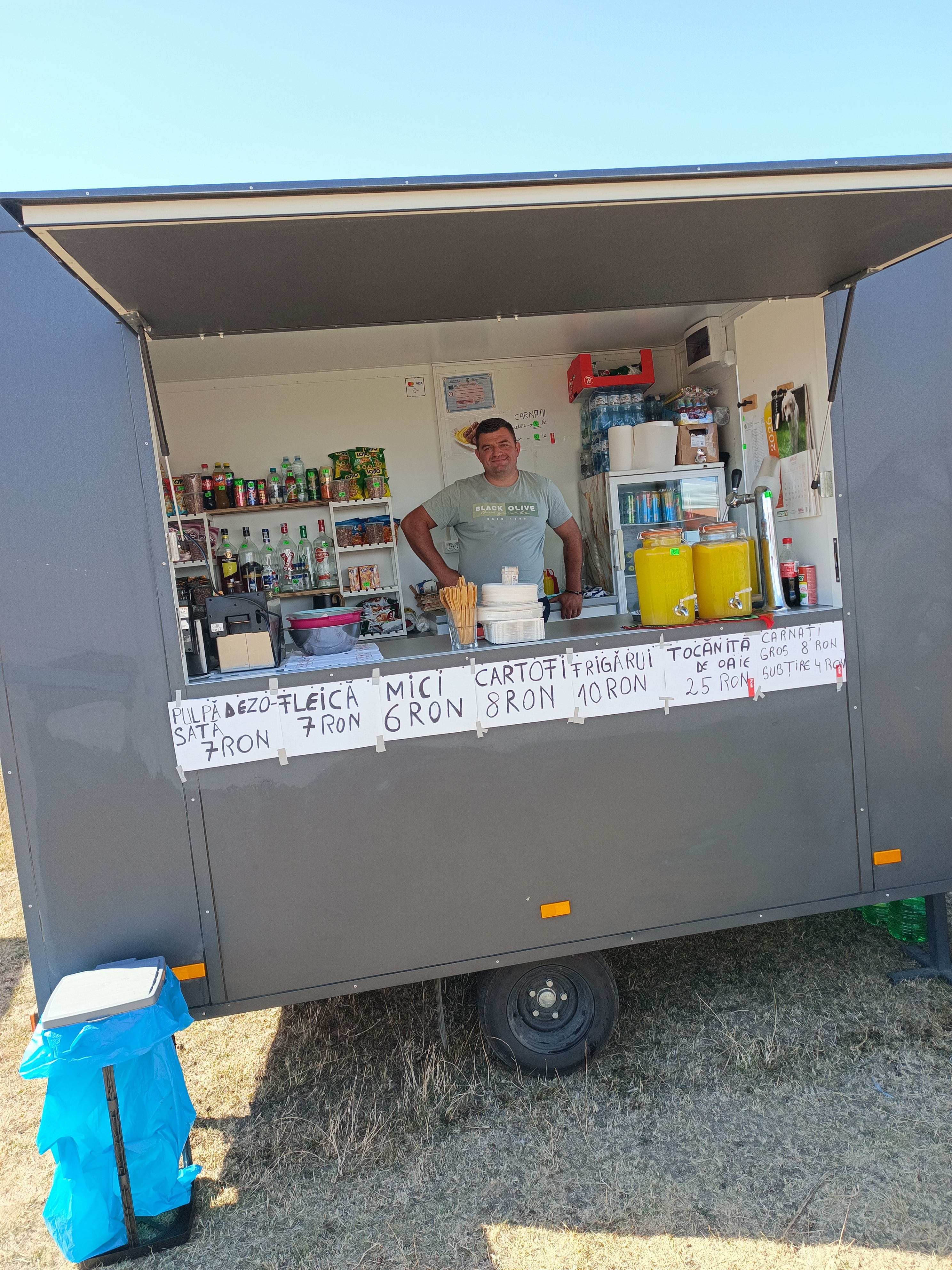 Rulota Food Truck Noua – Utilizata doar 3 luni – Complet Echipata HoReCa - Imagine 4