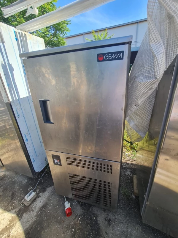 Echipamente HoReCa SH Bucuresti - friteuza gaz, aragaz MBM, abatitor si masina spalat vase
