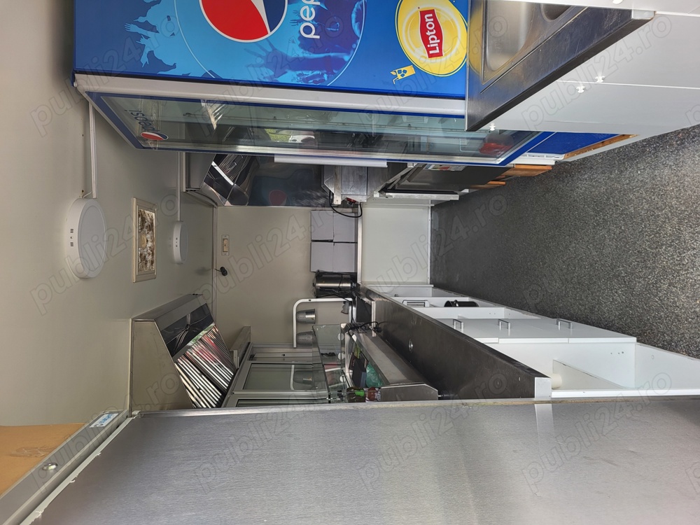 Rulota comerciala fast food complet echipata 2020 – food truck, grill, friteuza, vitrina frigorifica - Imagine 2
