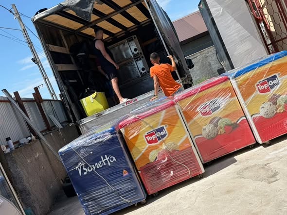 Congelatoare TopGel si Betty Ice SH – lazi frigorifice profesionale pentru inghetata, Draganesti-Olt