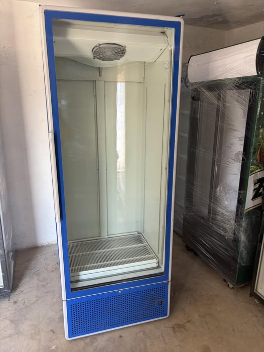 Vitrina frigorifica profesionala SH 210x80x70 cm – frigider vertical pentru bauturi si lactate