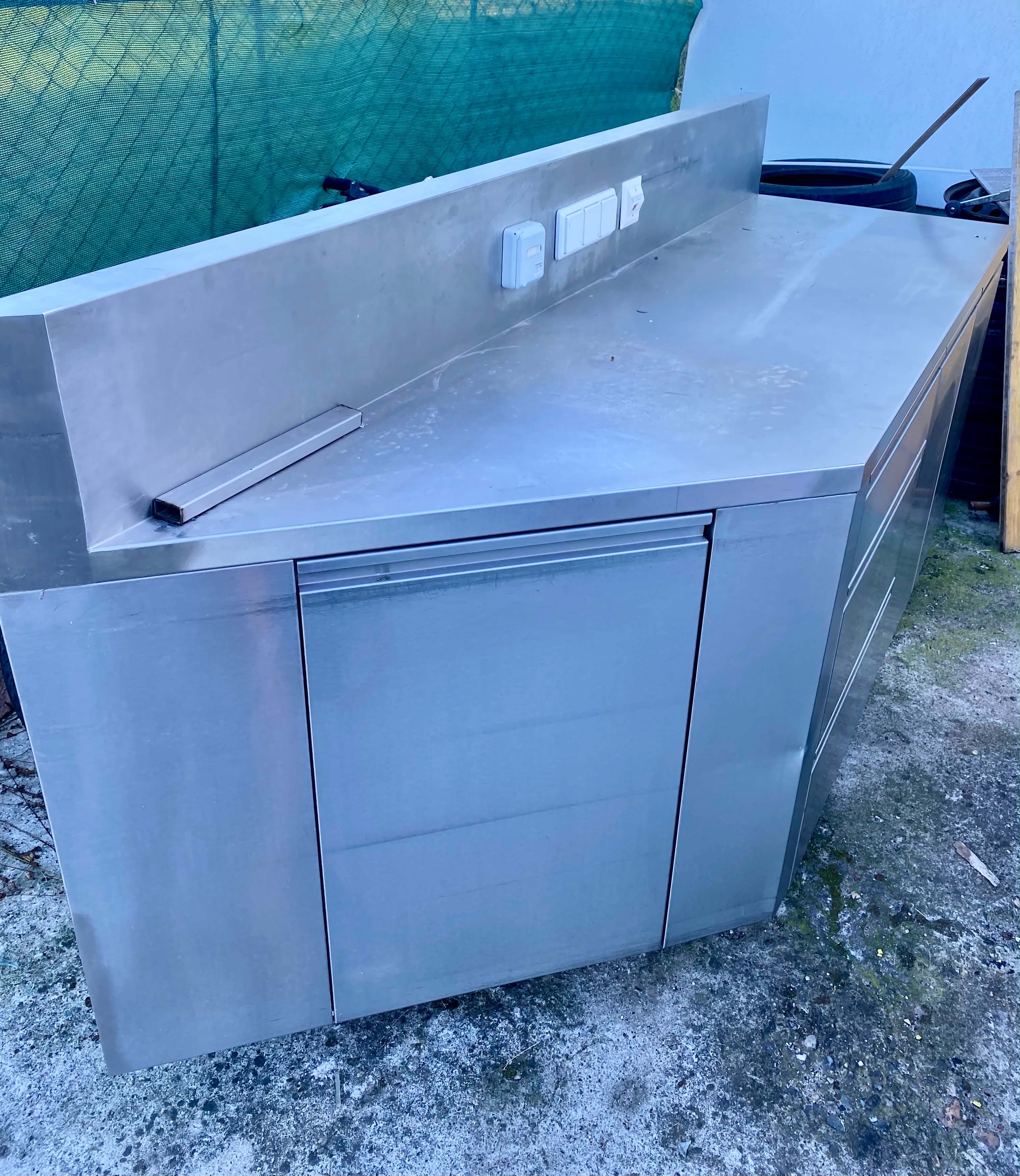 Vand Bancuri de lucru profesionale din inox masiv + panou cu prize – echipamente HoReCa pentru bucatarie profesionala - Imagine 2