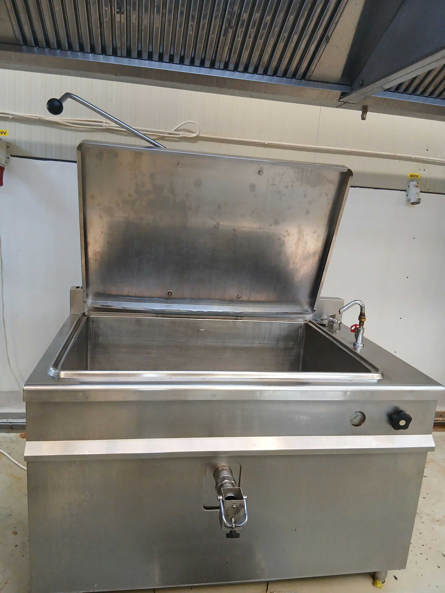 Linie Cantina Profesionala Completa – 2 Marmite 500L si 300L + 2 Tigai Basculante + Cazan Abur ICI Caldaie – Echipamente HoReCa Industriale - Imagine 3