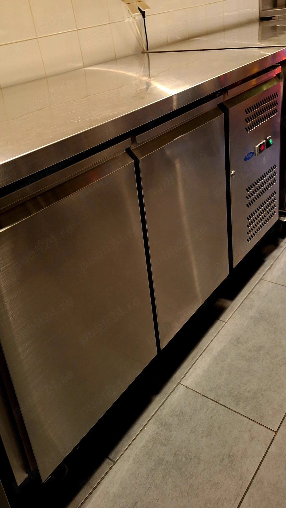Bucatarie profesionala completa HoReCa - cuptor, friteuza, grill, inox si frigorifice , farfurii, chiuveta , spalator