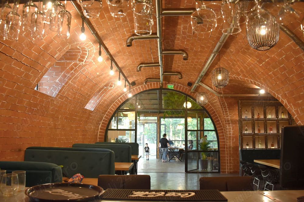 Afacere la cheie cu spatiu comercial 430 mp, bucatarie utilata si cuptor pizza - Petresti, Vrancea