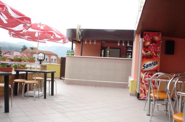 Restaurant de vanzare la cheie cu gradina de vara si 3 terase - Targu Ocna, Bacau - Imagine 2