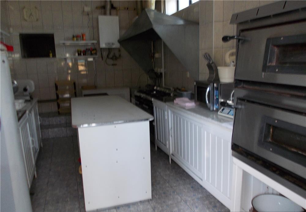 Restaurant la cheie de vanzare, gradina de vara si 3 terase - Targu Ocna, Bacau - Imagine 5
