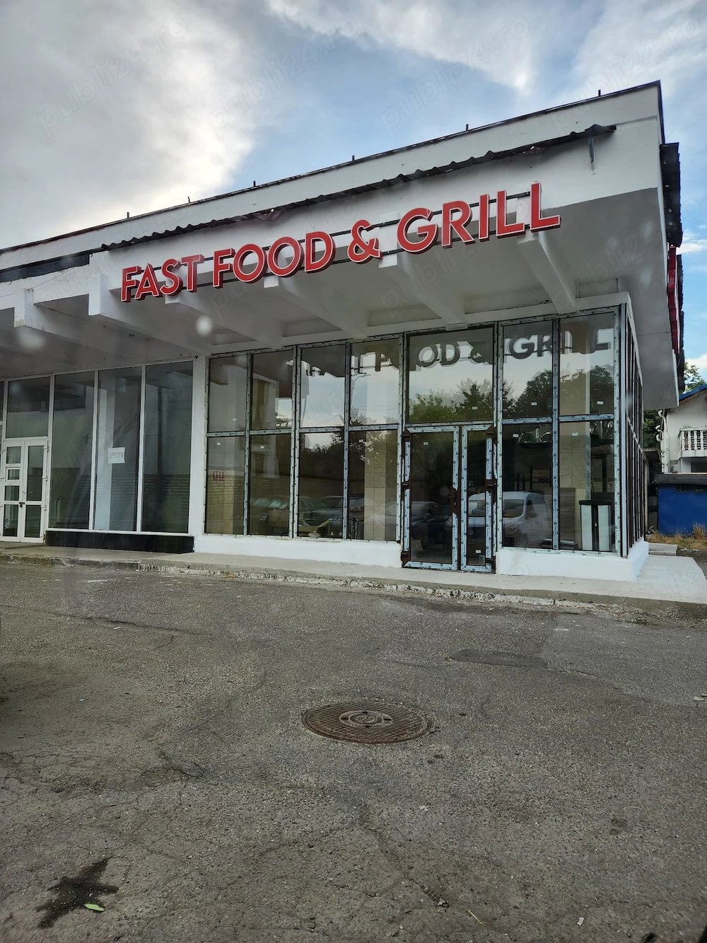 Afacere la cheie Fast Food, Pizzerie si Rotiserie de inchiriat – Bacau, 75 mp complet utilata