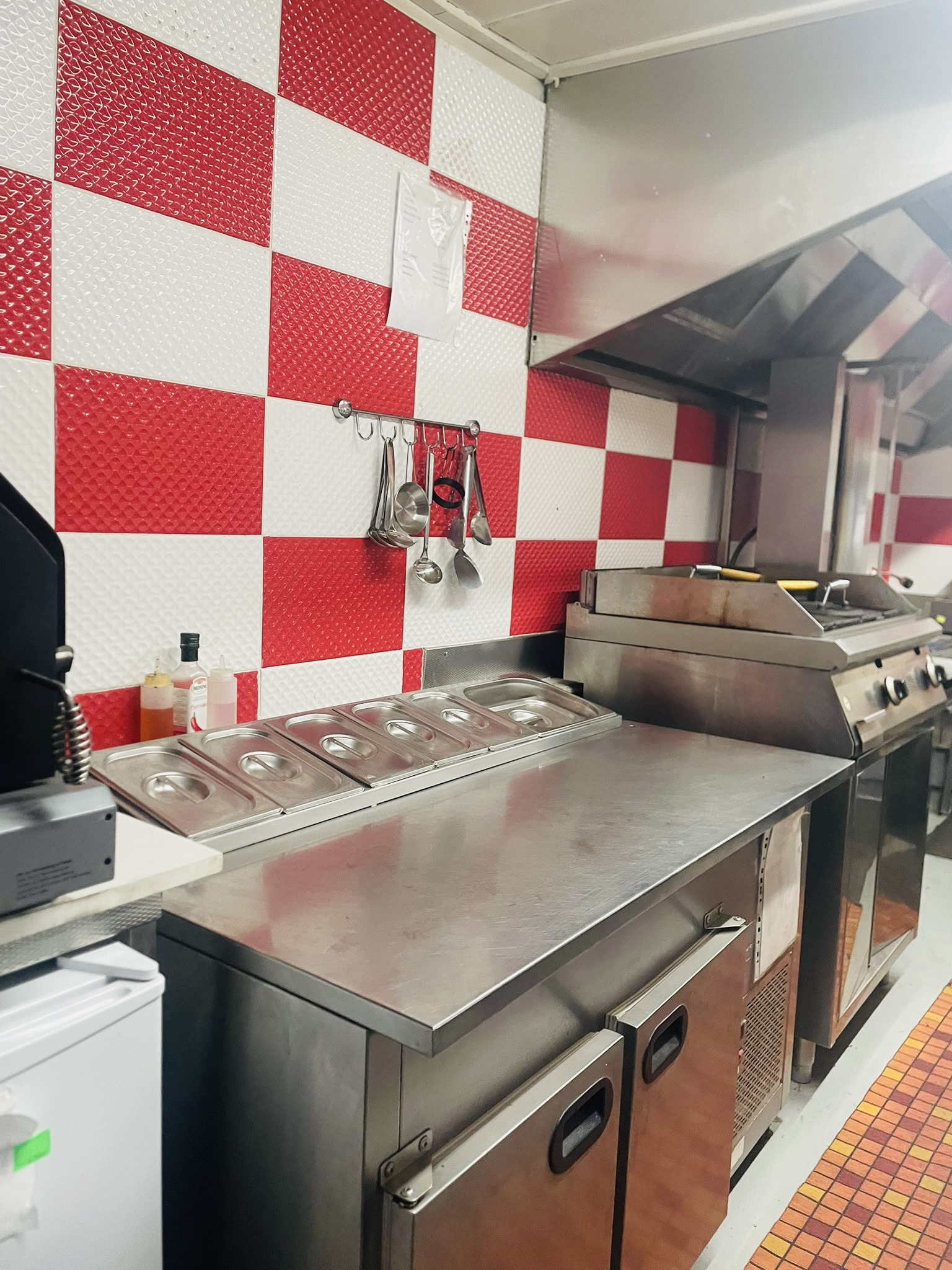 Rulota Fast Food Complet Utilata, Cuptor Pizza, Shaorma, Gratar, Frigidere, Acte la Zi - Imagine 2