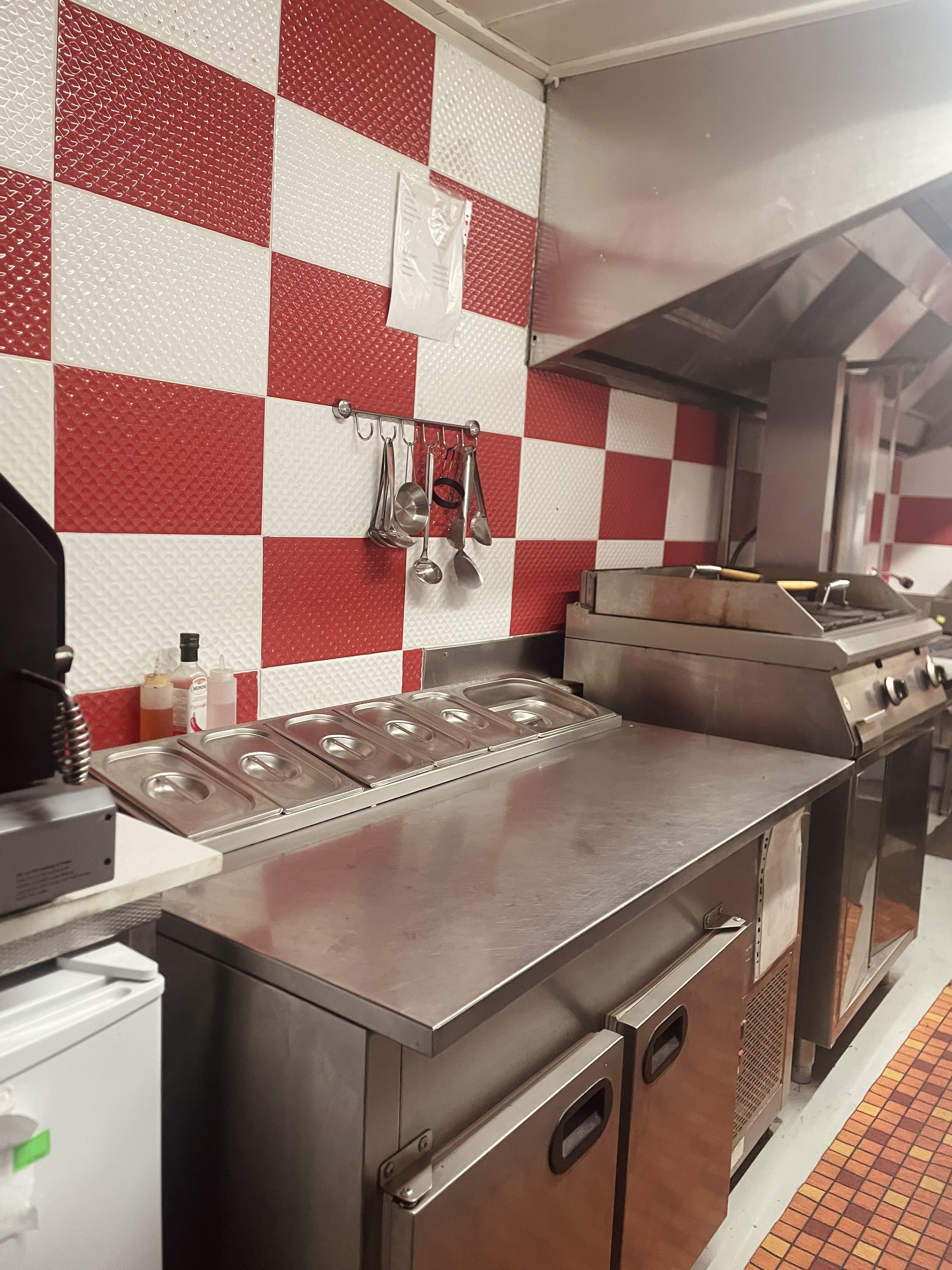 Rulota Fast Food Complet Utilata, Cuptor Pizza, Shaorma, Gratar, Frigidere, Acte la Zi - Imagine 8