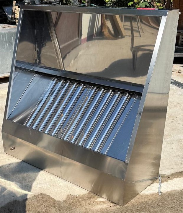 ota inox de perete Snack 1200x1100x450H – 2 filtre labirint – motor incorporat