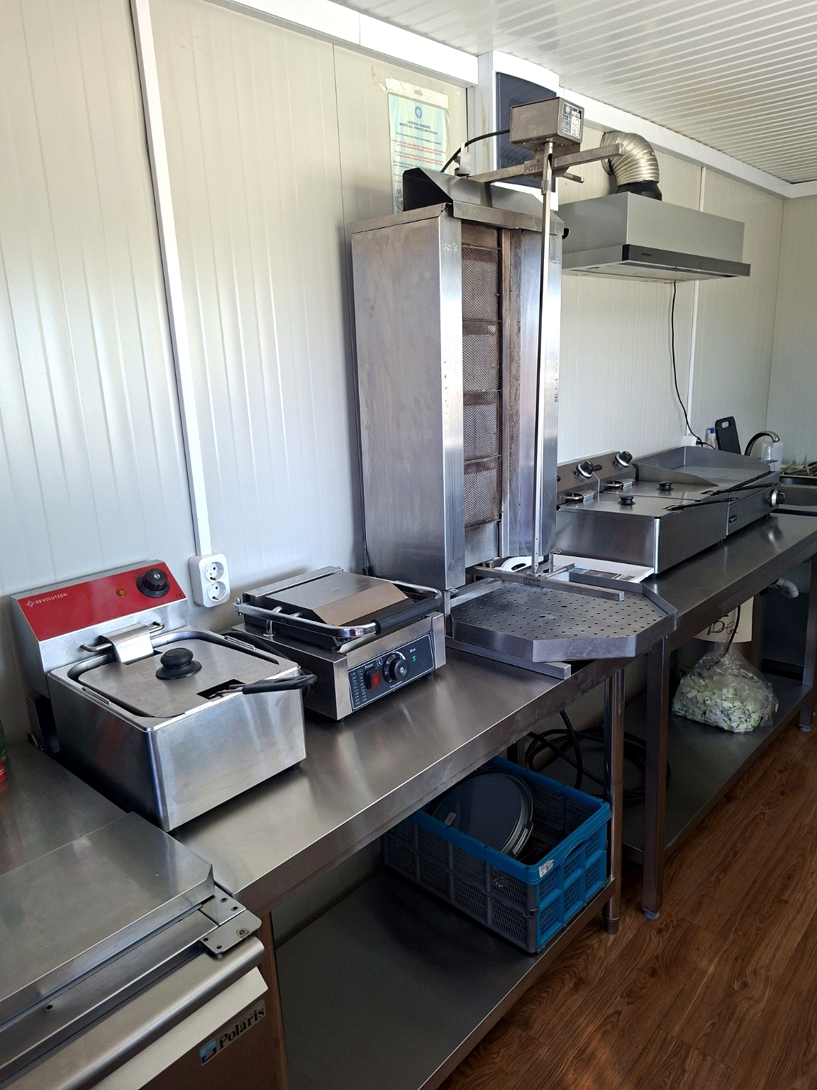Vând FAST-FOOD complet utilat!  – Container Comercial 6m, Shaormerie, Grill, Terasa, Mehedinti - Imagine 5