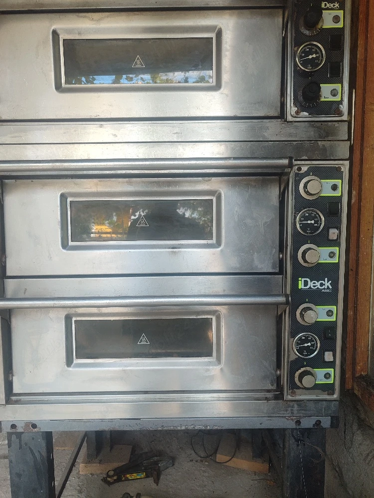 Cuptor Pizza Profesional Moretti cu 3 Vetre, Trifazic, cu Suport - Functional, pentru Piese - Sibiu