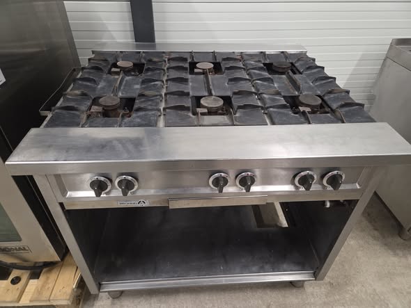 Masina de gatit profesionala pe gaz cu 6 arzatoare, linia 900, 16 kW, pentru restaurant si bucatarie HoReCa
