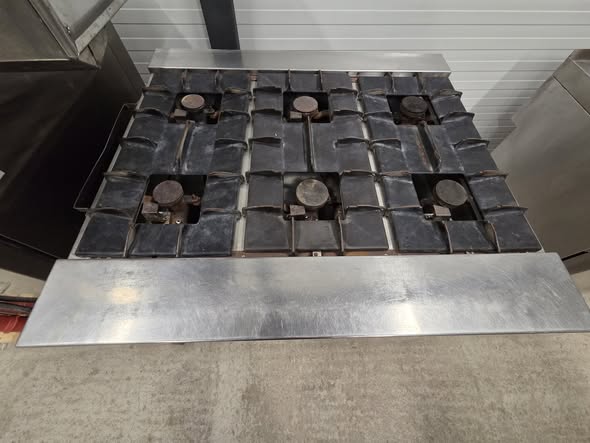Masina de gatit profesionala pe gaz cu 6 arzatoare, linia 900, 16 kW, pentru restaurant si bucatarie HoReCa - Imagine 4