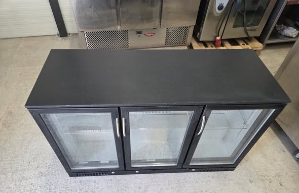 Vitrina frigorifica bar pentru bauturi, 300 litri, 220V, 180W, second hand, perfect functionala - Imagine 2