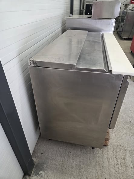 Saladeta frigorifica profesionala cu capac, 4 GN 1/1, 260 litri, 230W, pentru restaurant si HoReCa