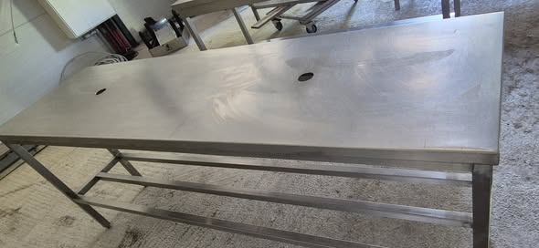 Masa profesionala inox pentru carmangerie si macelarie, 250x70x90 cm, cu polita grilaj, second hand - Imagine 3