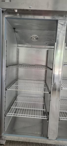 Congelator profesional Polar dublu, 2 usi, 1200 litri, -20°C, 710W, second hand HoReCa