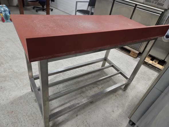 Masa profesionala inox cu blat din polietilena 20 mm, 125x60x87 cm, pentru carmangerie si macelarie, second hand - Imagine 2