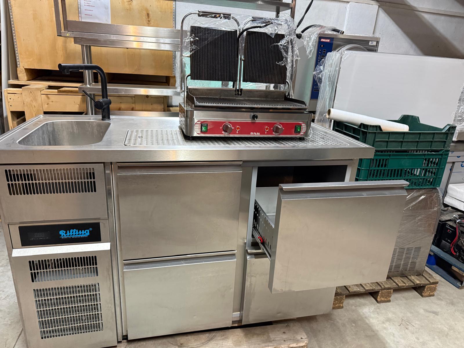Masa Frigorifica Profesionala Rilling din Inox cu Chiuveta si Compartimente Depozitare HoReCa